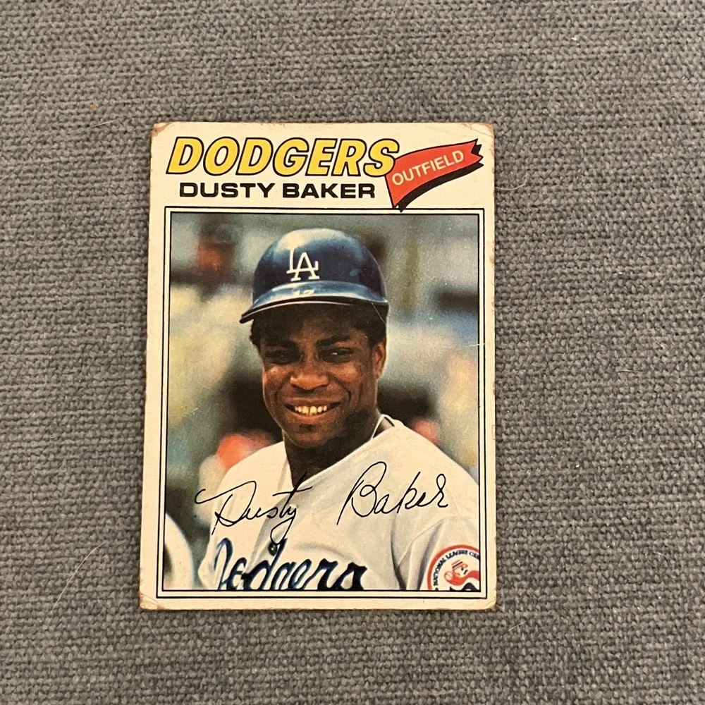 1977 Topps Los Angeles Baseball Card